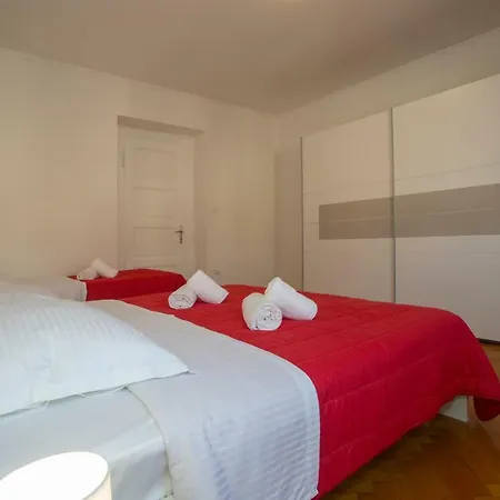 Apis Apartament